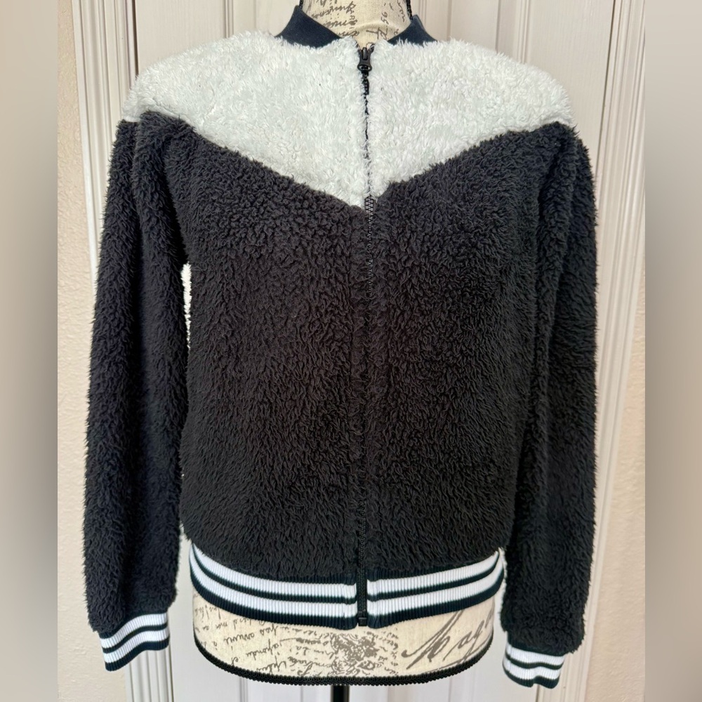Nike Sherpa Fleece Faux Fur Jacket Color Block Black White Small Bomber